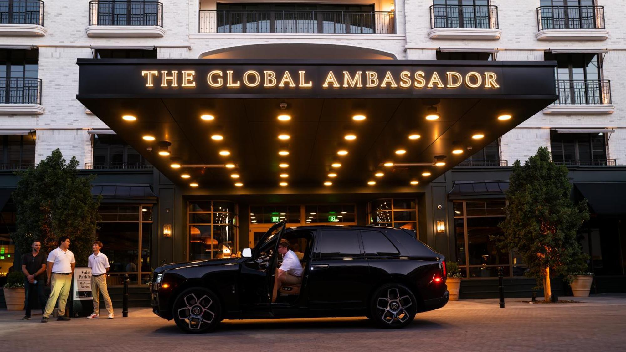 Hotel The Global Ambassador Phoenix Esterno foto